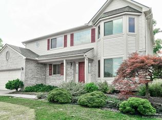 2676 Chateau Ct, Ann Arbor, MI 48103