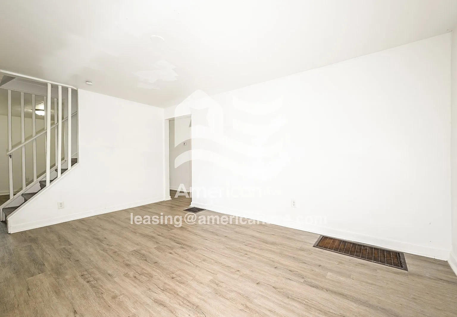 3 bed, 1.0 bath, 1163 sqft, $1,313 — Photo 2