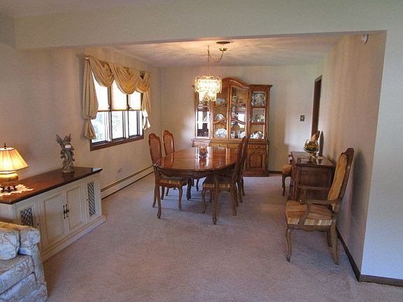 4th image of 934 E 169th Ct