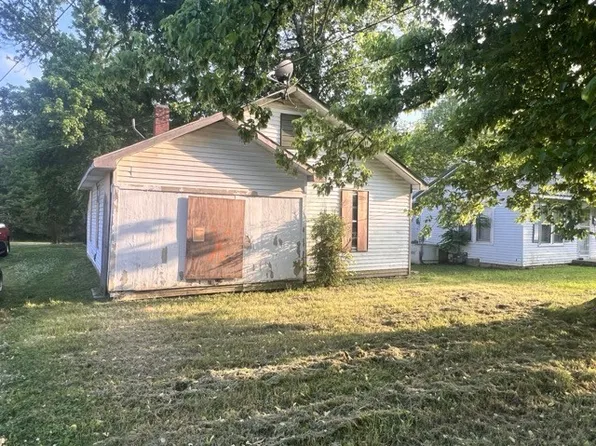 813 Curtis St, Paris, TN 38242