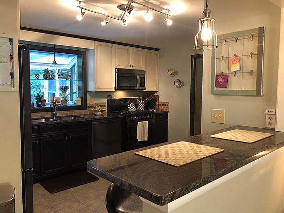 3rd image of 119 Woodmancy Ln