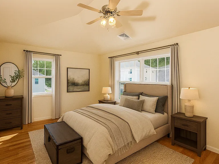 Spacious bedrooms, high ceilings, and large closets.