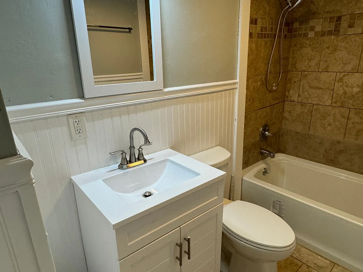 478 Beech St — Photo 3