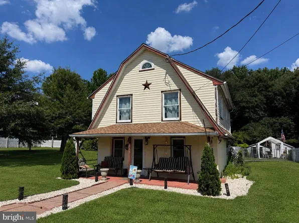 405 3rd St, Hainesport, NJ 08036