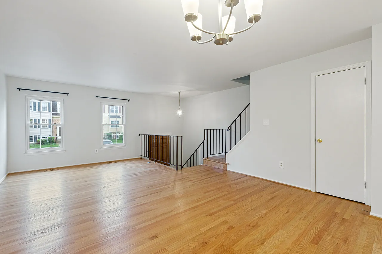 3 bed, 3.5 bath, 1706 sqft, $3,250 — Photo 2
