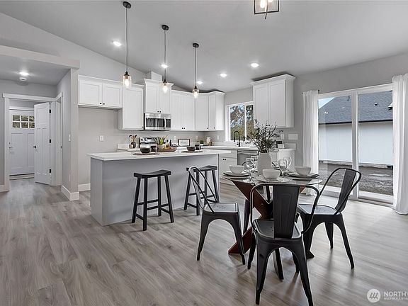 3rd image of 19913 67th Avenue Ct E