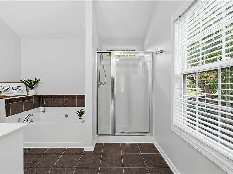 2148 Splitrail Trl NE — Photo 39