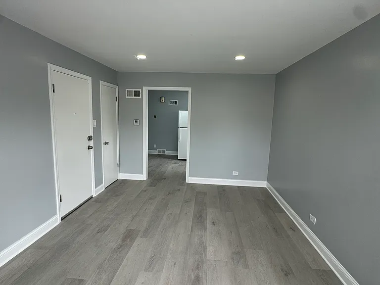8201 Kilpatrick Ave #1S — Photo 1