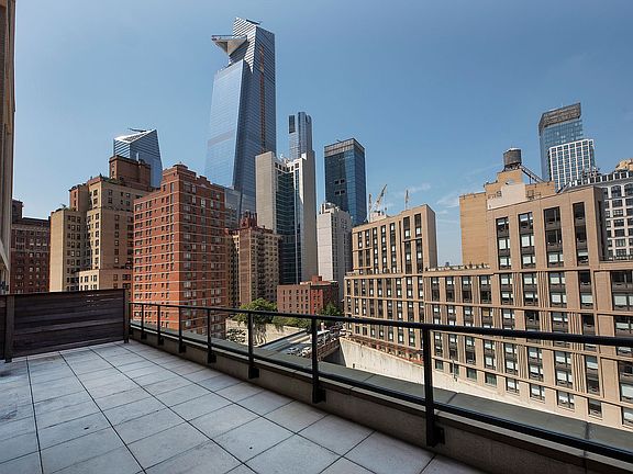 3rd image of 445 W 35th St #8E