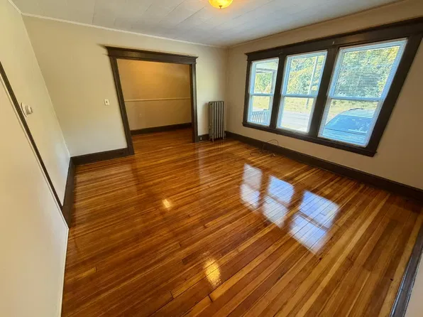 130 Valley View, 130 Valley View Ave #A, Woronoco, MA 01097