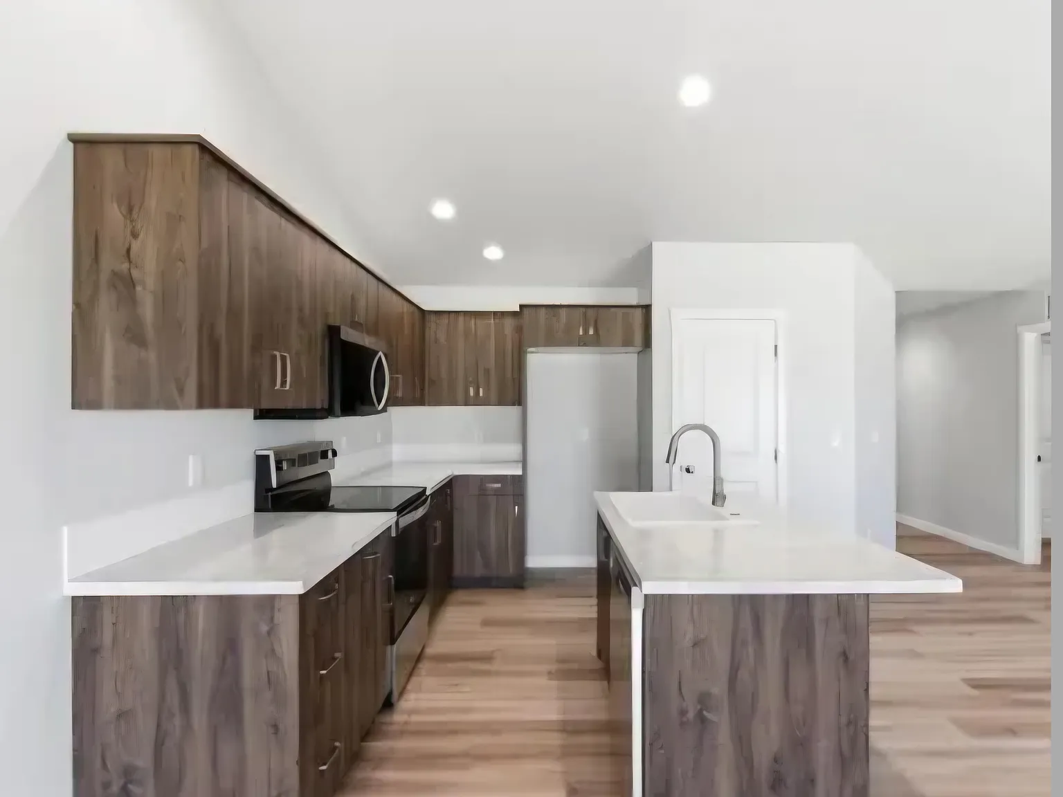 3 bed, 1364 sqft, $2,250 — Photo 3