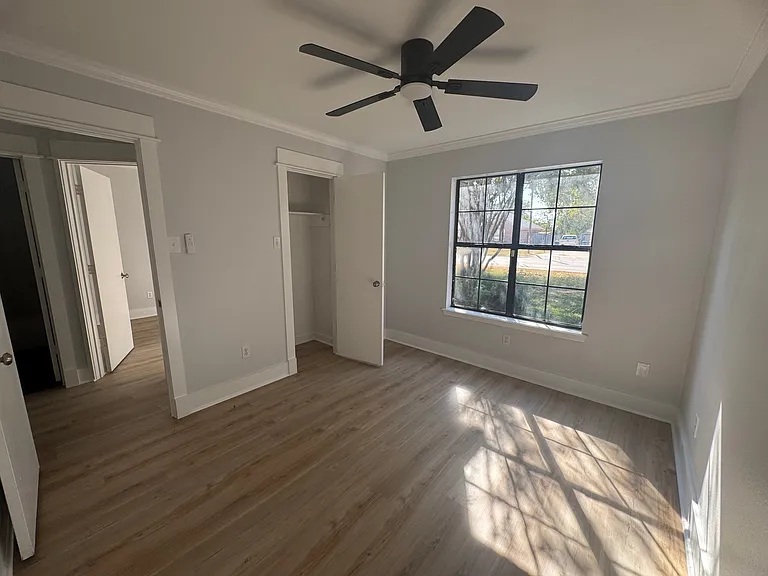 1503 Peach St — Photo 8