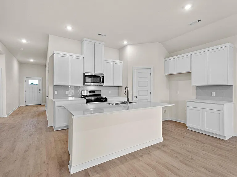 391 W Branta St — Photo 1
