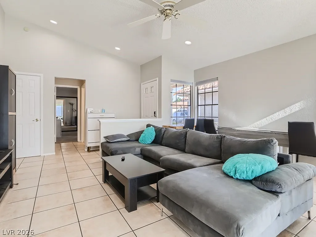 2 bed, 2.0 bath, 1053 sqft, $2,499 — Photo 3