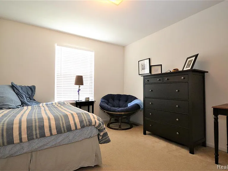 4890 Spring Meadow Dr — Photo 17