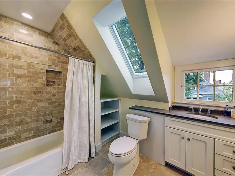 16 Elton St — Photo 23