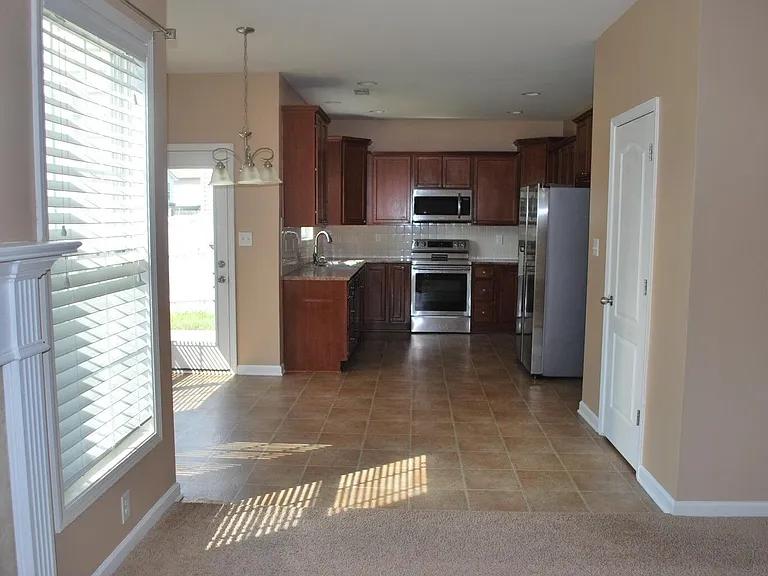 1064 Jouett Creek Dr — Photo 5