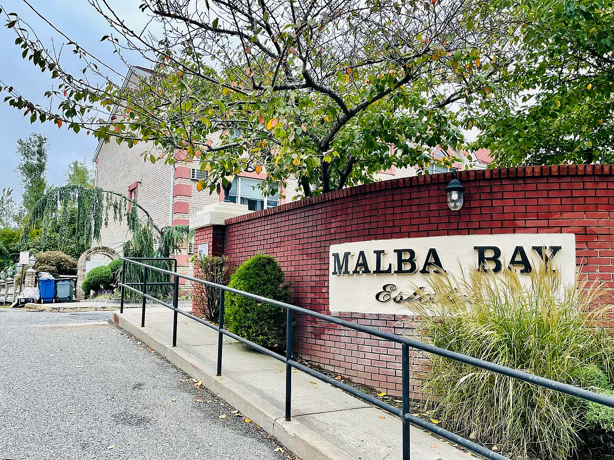 Building Photo - 13301 11th Ave