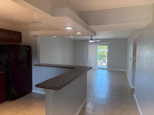 2 bed, 1.0 bath, 902 sqft, $1,439 — Photo 3