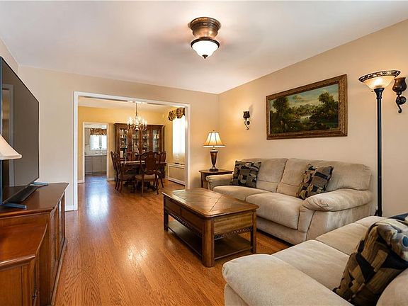 3rd image of 4104 Avenue S