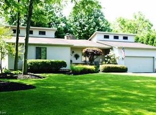 810 Shadowood Ln NE, Warren, OH