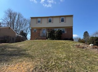 8612 E Barkhurst Dr, Pittsburgh, PA 15237