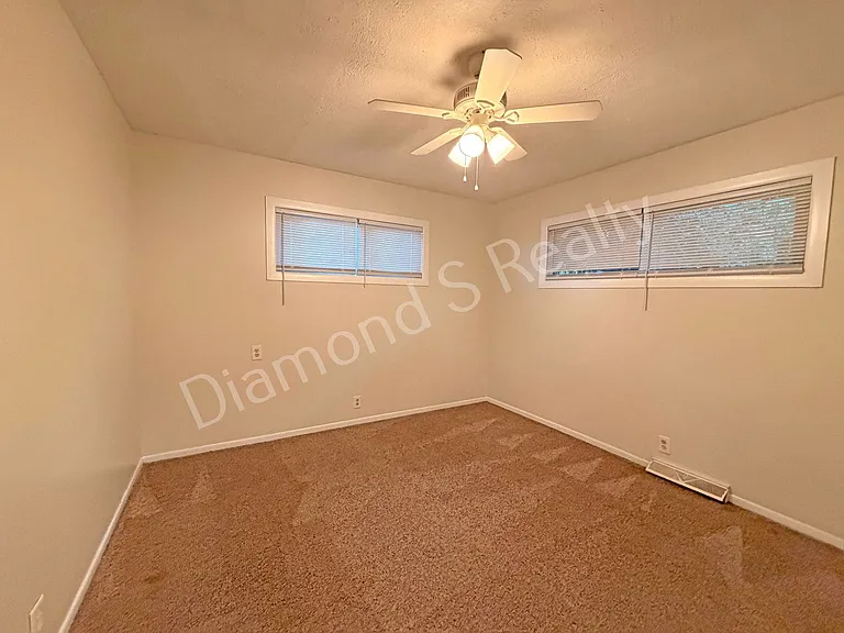 2930 E Lolo Trl — Photo 8