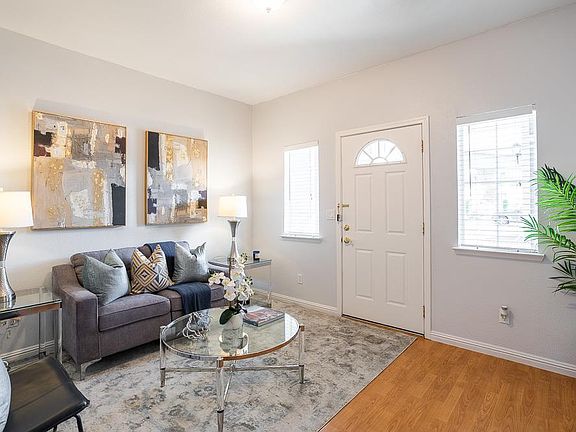 3rd image of 749 Bonita Pl