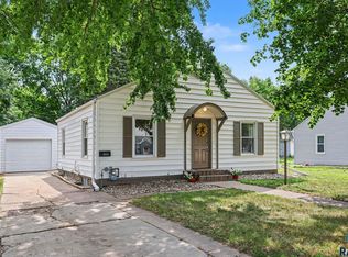 1604 S Grange Ave, Sioux Falls, SD 57105