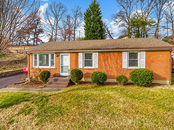 5th image of 4715 Autumn Ln NW