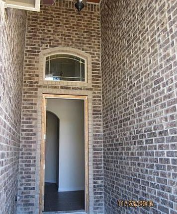 3rd image of 805 Easton Dr