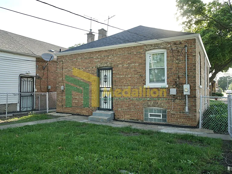 9858 S Drexel Ave — Photo 20