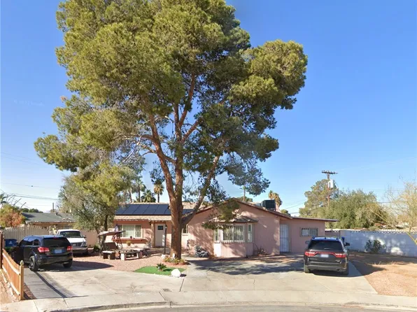 3554 Regents Cir, Las Vegas, NV 89121