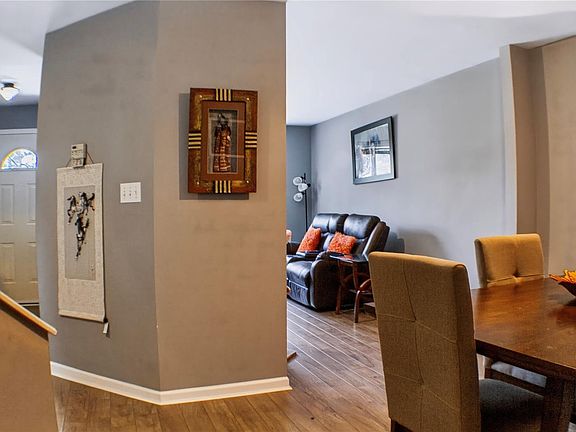 5th image of 906 Admirals Rd #2