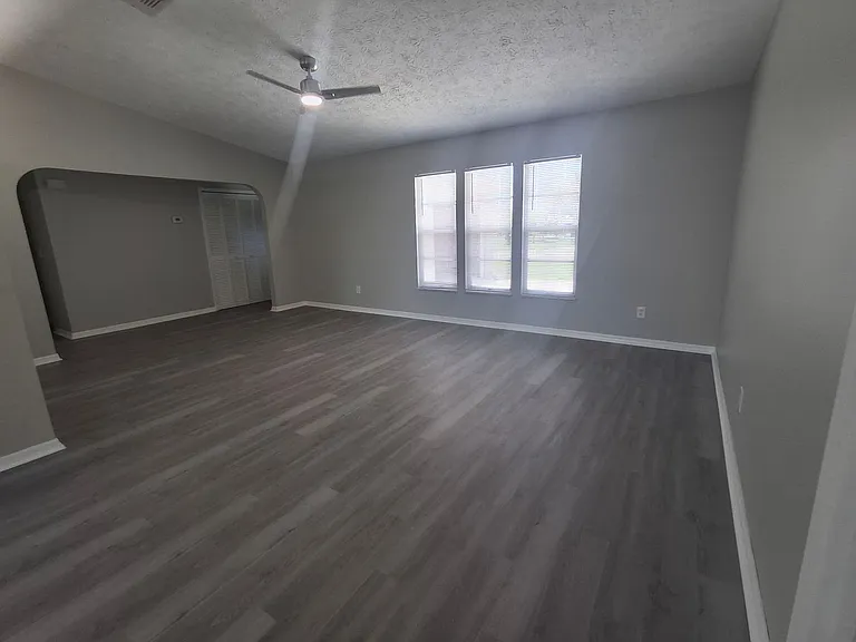 1526 SE Clearmont St — Photo 17
