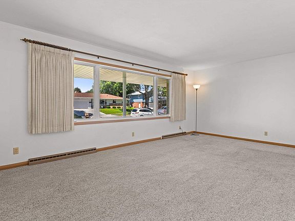 5th image of 1813 Windom Way