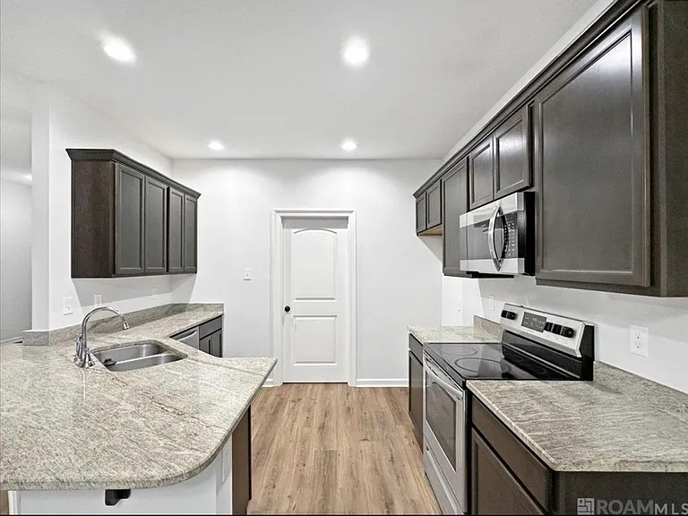 23447 Mango Dr — Photo 3