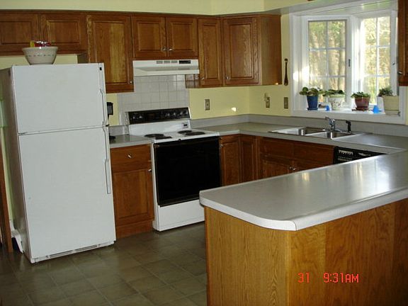 3rd image of 334 Deerfield Pl