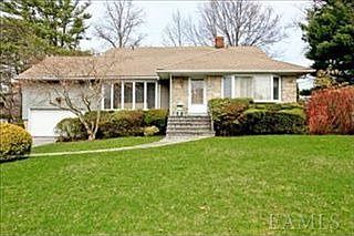 1st image of 11 Kenwood Dr