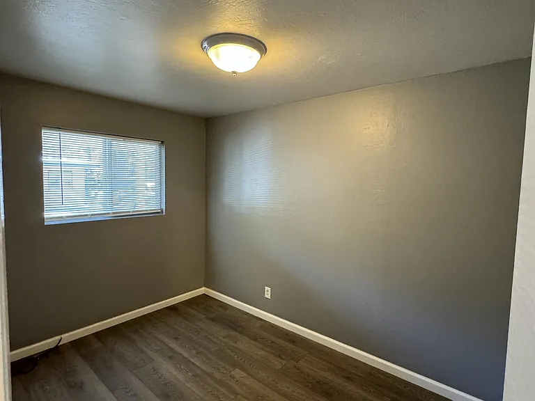 1032 Glenwood Way #4 — Photo 9