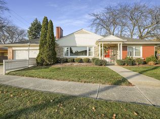 704 Shoreland Dr, Racine, WI 53402