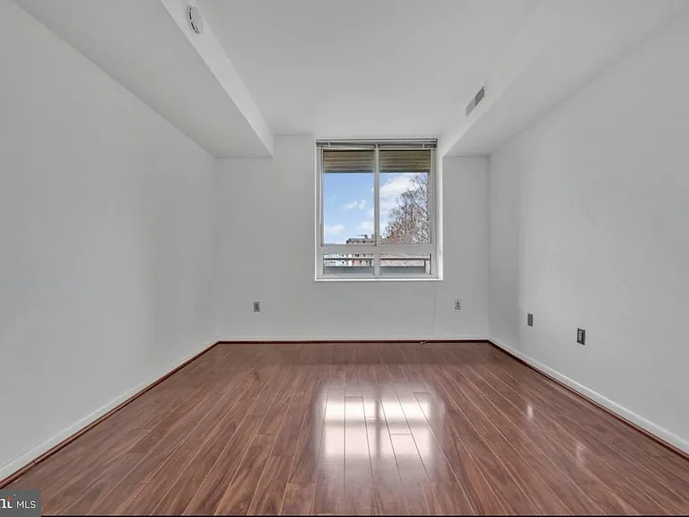 355 I St SW #615 — Photo 7