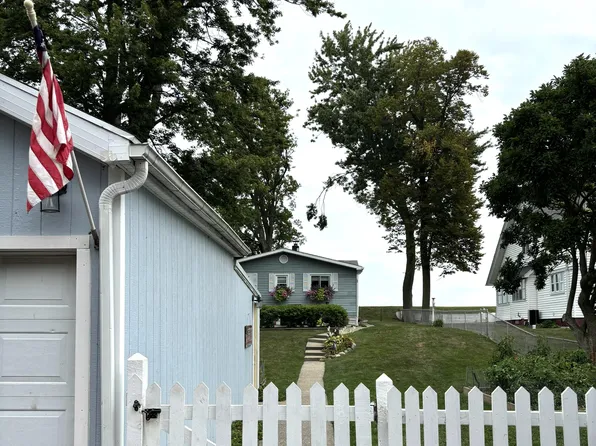 12369 Lagoon Dr, Curtice, OH 43412