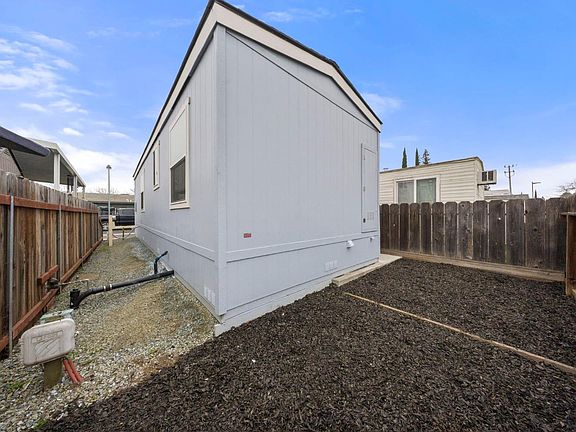 5th image of 880 E F St #14