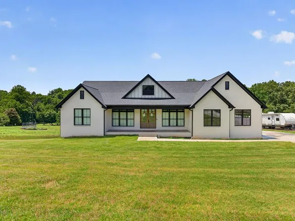 4413 Twin Creeks Dr, Cookeville, TN 38506