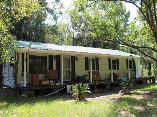 20524 David Vaughan Rd, Moss Point, MS 39562