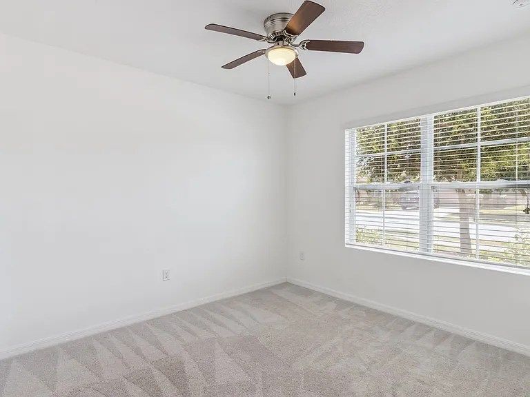 4257 Roberta Dr — Photo 13