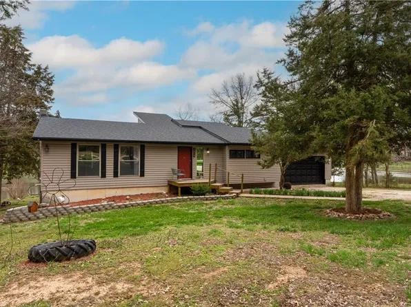 1410 S Fork Ln, Tipton, MO 65081