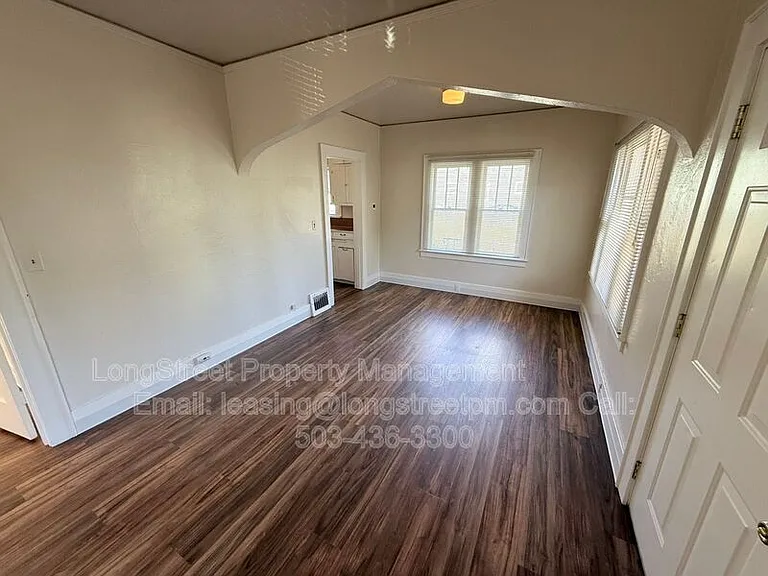588 Knapps Pl NE — Photo 6