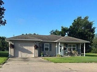 16 E Saint Francis St, Dexter, MO 63841